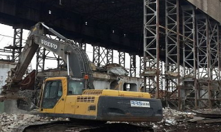 Демонтаж ангаров в Великих Луках под ключ - стоимость от 1560 руб. | 2Землекопа-Вкл