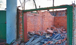 Демонтаж гаражей в Великих Луках, цена от 1768 руб. – услуги под ключ от 2Землекопа-Вкл