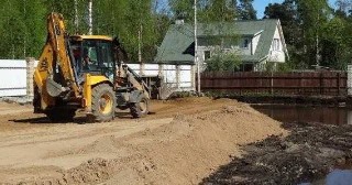 Отсыпка грунта Великие Луки, цена от 208 руб.