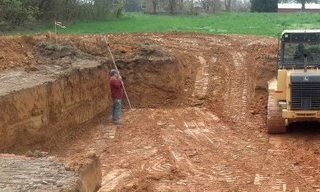 Выкопать котлован под фундамент в Великих Луках - от 2599 руб. | 2Землекопа-Вкл