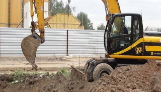 Выкопать яму экскаватором в Великих Луках от 936 руб. - 2Землекопа-Вкл